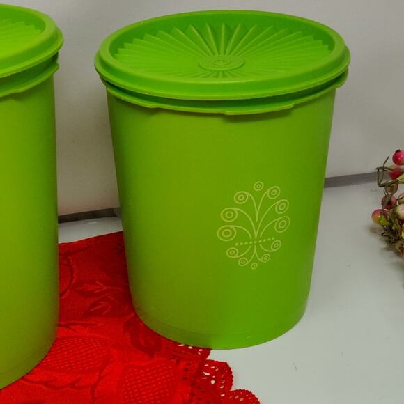 Vintage Tupperware servalier 4 pc Lime Apple Green Nesting Canister set w Lids - Picture 5 of 11
